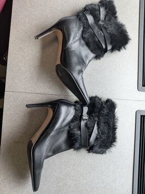 Calling Size Cinderella 5 1/2.. Coach Signature Leather& Fur Stunning Boots